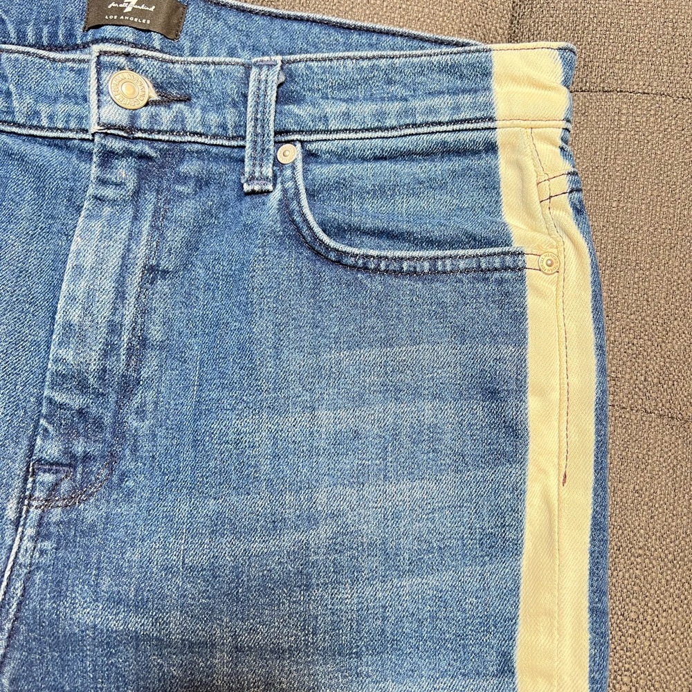 7 For All Mankind: Women’s Blue Jeans side white stripe. - Picture 5 of 11